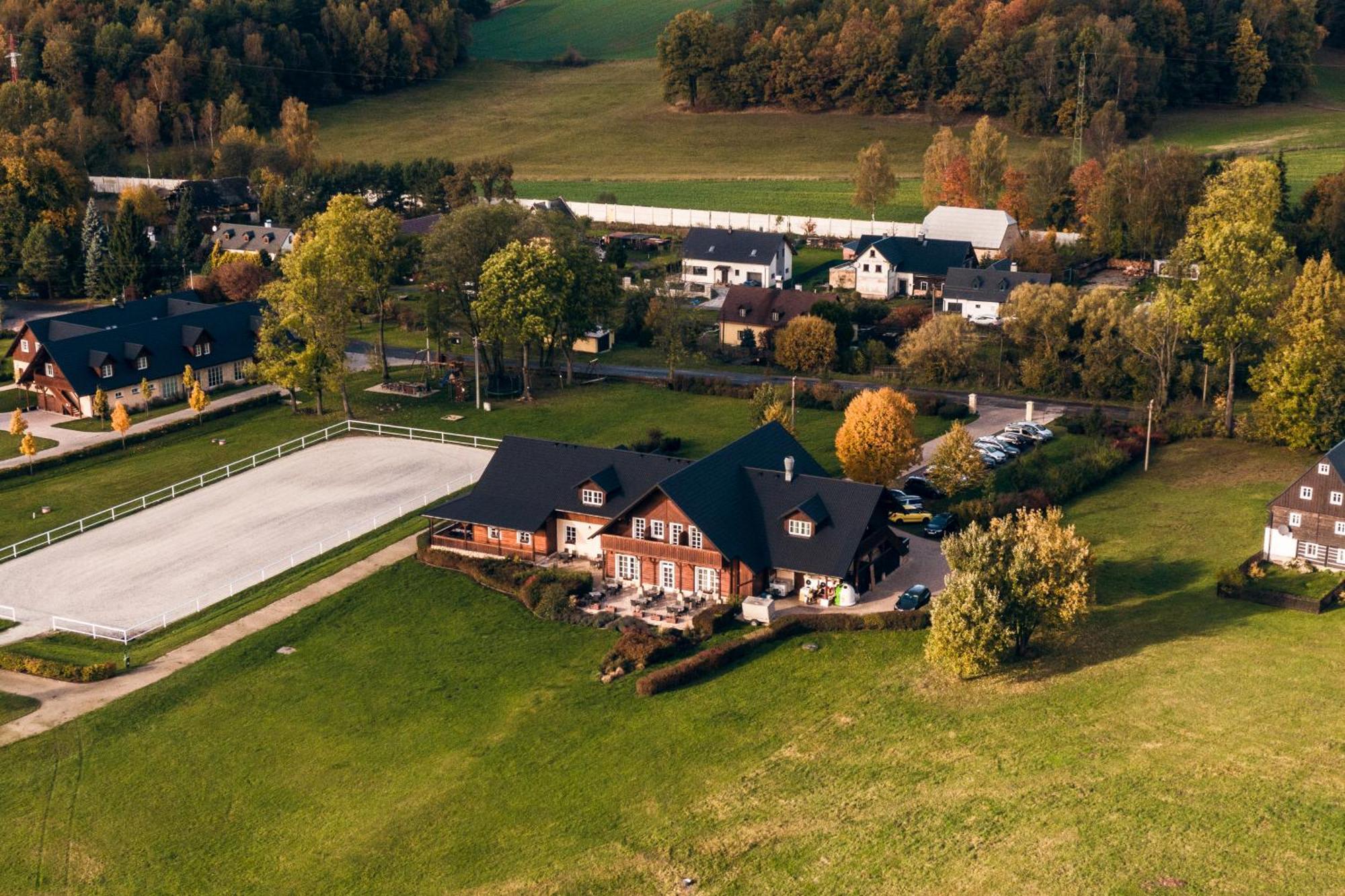 Pivnice ve Dvorci - Jítravský Dvorec Rynoltice Exterior foto