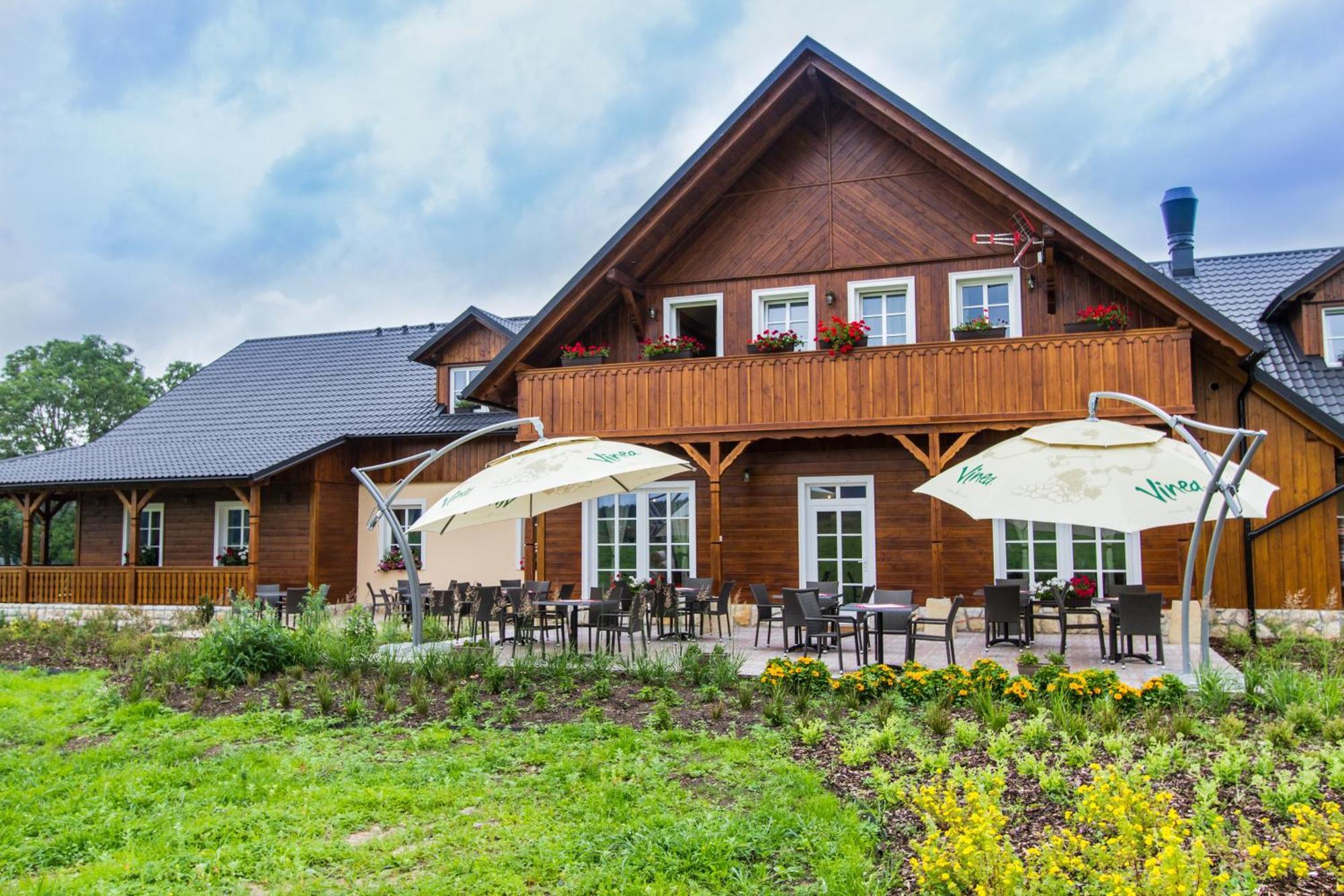 Pivnice ve Dvorci - Jítravský Dvorec Rynoltice Exterior foto