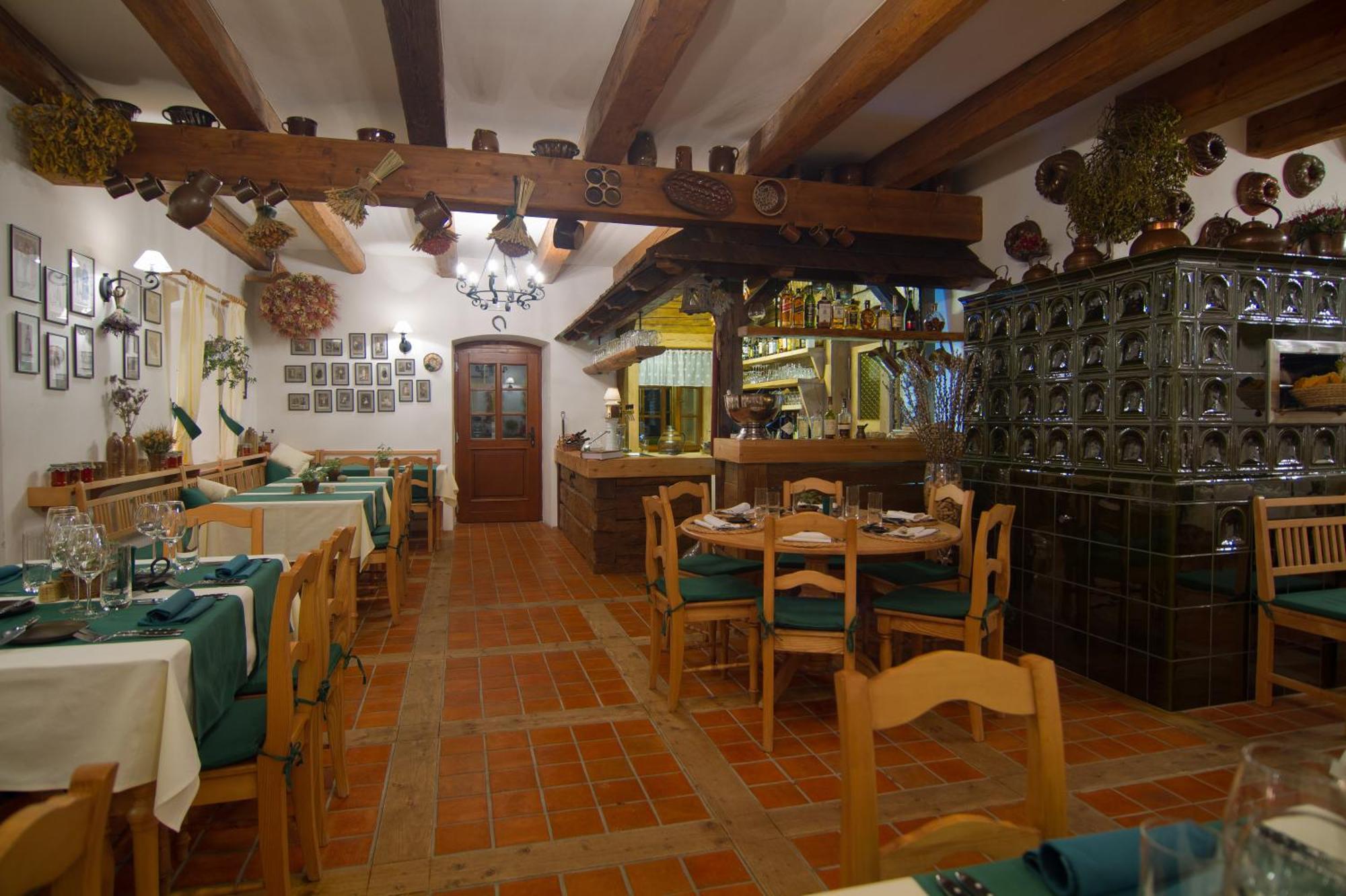 Pivnice ve Dvorci - Jítravský Dvorec Rynoltice Exterior foto