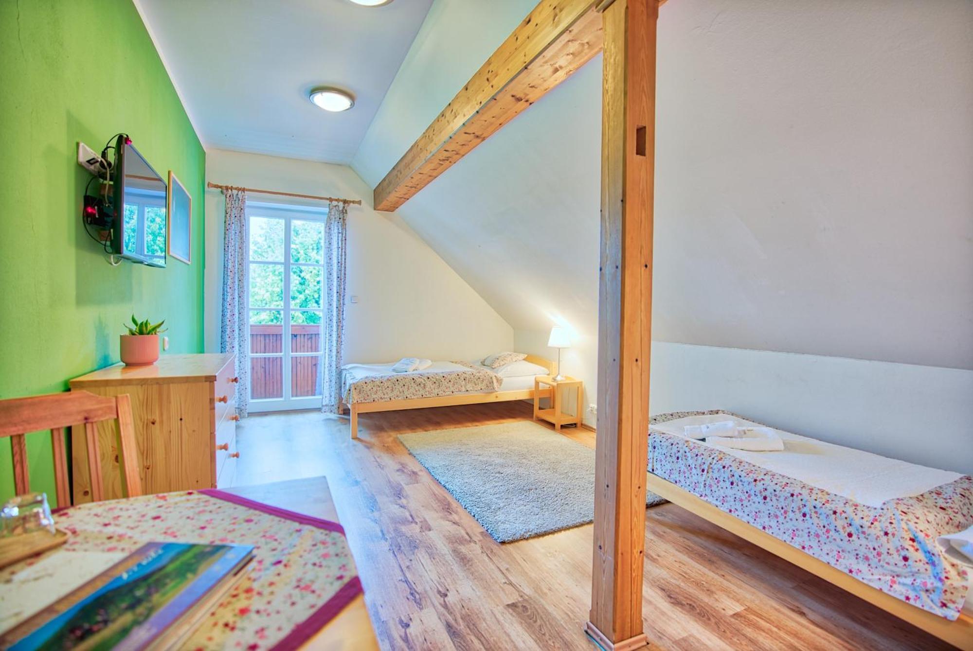 Pivnice ve Dvorci - Jítravský Dvorec Rynoltice Exterior foto